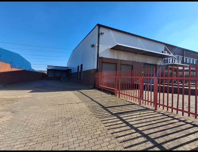 2,400M² WAREHOUSE TO LET IN HERIOTDALE